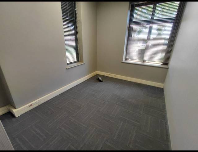 530M² OFFICE TO LET IN MAGALIESSIG